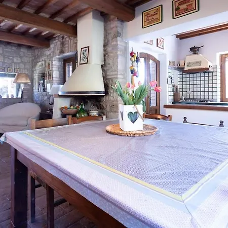I Camini: Rustic Retreat With Pool And Recreation Holiday home *