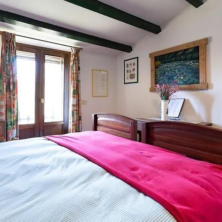 I Camini: Rustic Retreat With Pool And Recreation *