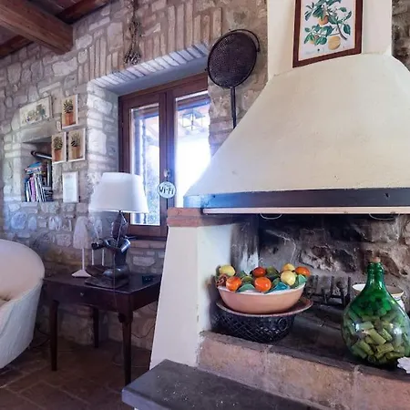 I Camini: Rustic Retreat With Pool And Recreation Holiday home