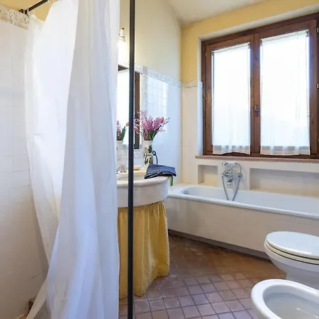 I Camini: Rustic Retreat With Pool And Recreation Holiday home