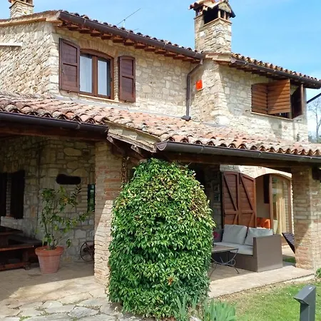 I Camini: Rustic Retreat With Pool And Recreation Holiday home *